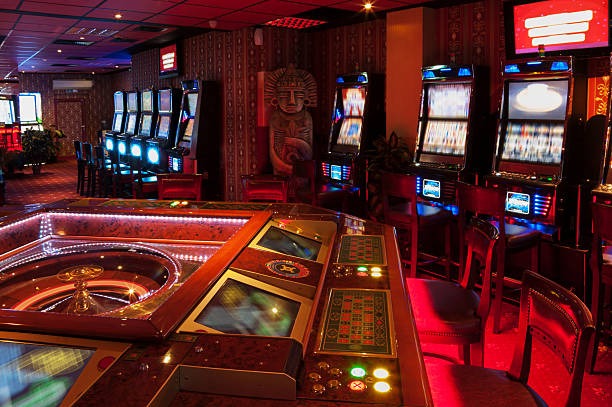 newslot platform interface showing sportsbook and live-dealer sections